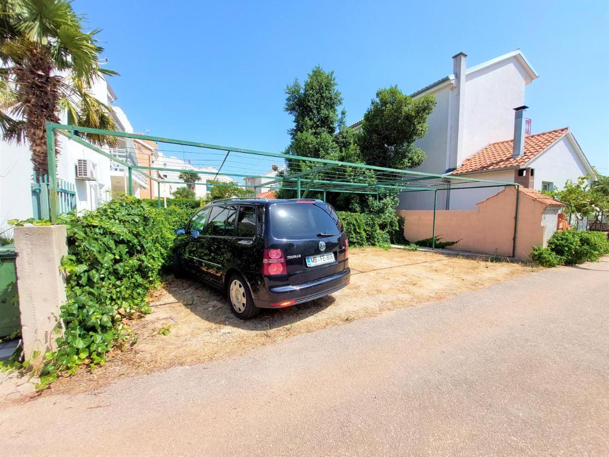 Apartments Neva & Neva Beach House Srima Exterior photo